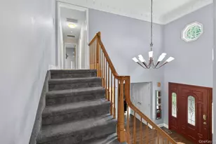 12 Wildwood Dr, Dix Hills, NY 11746 - Photo 19