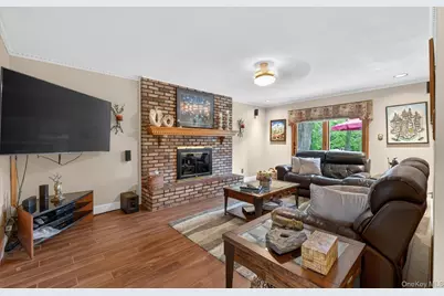 12 Wildwood Drive, Dix Hills, NY 11746 - Photo 9