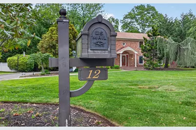 12 Wildwood Drive, Dix Hills, NY 11746 - Photo 37