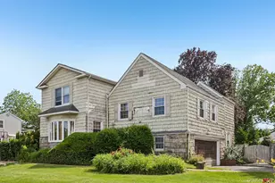 1304 Harbor Rd, Hewlett, NY 11557 - Photo 3