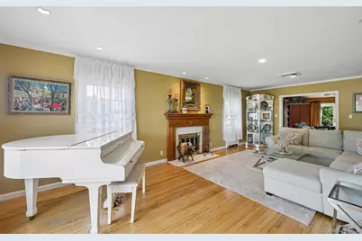 1304 Harbor Road, Hewlett, NY 11557 - Photo 5