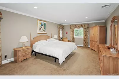 39 Tamara Court, Melville, NY 11747 - Photo 27