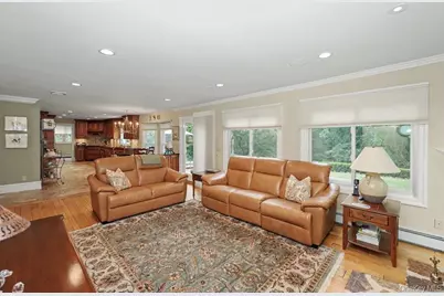 39 Tamara Court, Melville, NY 11747 - Photo 21