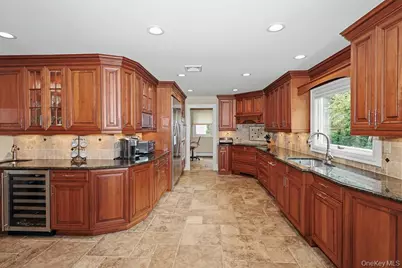 39 Tamara Court, Melville, NY 11747 - Photo 15