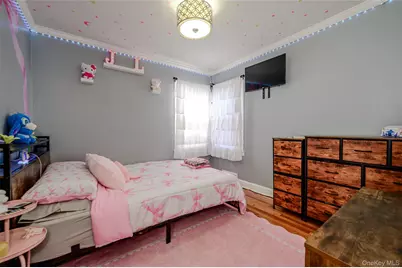 58 N Montgomery Street, Valley Stream, NY 11580 - Photo 9