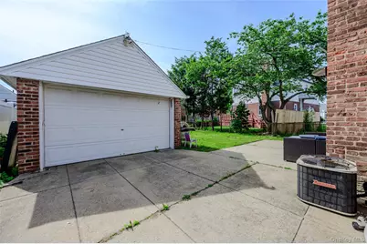 58 N Montgomery Street, Valley Stream, NY 11580 - Photo 19