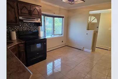 68 Summer Lane #Whole House., Hicksville, NY 11801 - Photo 5