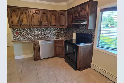 68 Summer Lane #Whole House., Hicksville, NY 11801 - Photo 3