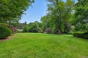 19 Seward Dr, Woodbury, NY 11797 - Photo 33