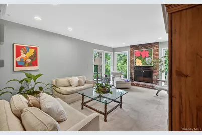 19 Seward Drive, Woodbury, NY 11797 - Photo 11