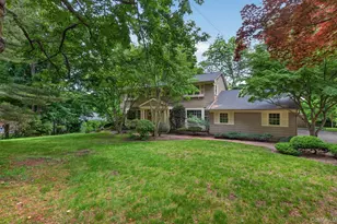 19 Seward Dr, Woodbury, NY 11797 - Photo 3