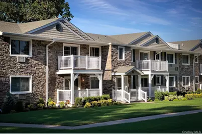 9 Williams Boulevard #8-2H, Lake Grove, NY 11755 - Photo 1