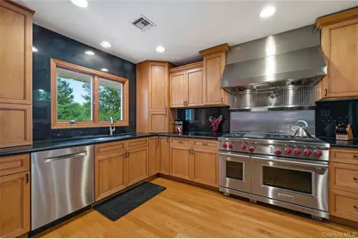 25 Edcris Lane, Huntington, NY 11743 - Photo 11