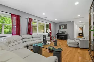 25 Edcris Ln, Huntington, NY 11743 - Photo 23