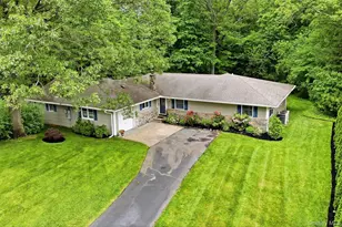 25 Edcris Ln, Huntington, NY 11743 - Photo 37