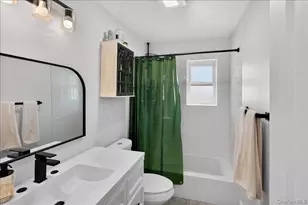 223 Artist Lake Dr, Middle Island, NY 11953 - Photo 9