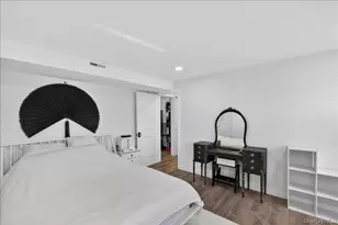 223 Artist Lake Dr, Middle Island, NY 11953 - Photo 11