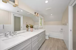 51 Deepdale Dr, Manhasset, NY 11030 - Photo 17