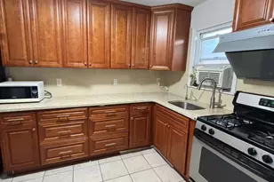 58-07 210th St, Bayside, NY 11364 - Photo 5