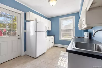 13-15 Cherry Avenue #13, Cornwall, NY 12520 - Photo 7
