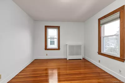 23 Thompson Place #2, Lynbrook, NY 11563 - Photo 5