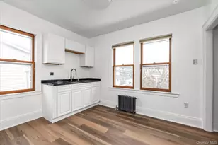 23 Thompson Pl, Lynbrook, NY 11563 - Photo 3