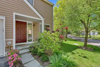 127 Stone Bridge Square, Chappaqua, NY 10514 - Photo 1