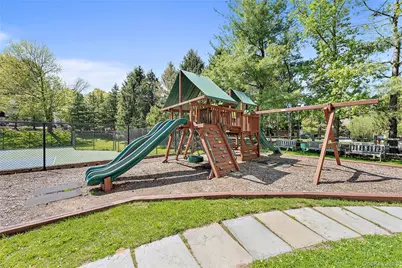 127 Stone Bridge Square, Chappaqua, NY 10514 - Photo 23