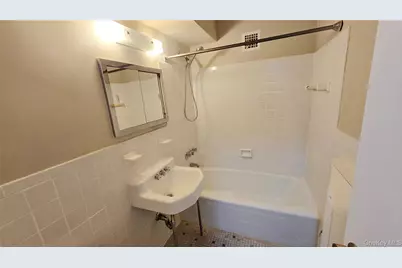 8900 170 Street #1N, Jamaica, NY 11432 - Photo 9