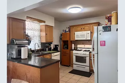 311 Beach 17, Far Rockaway, NY 11691 - Photo 5