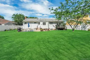 205 Villa Ave, Deer Park, NY 11729 - Photo 15