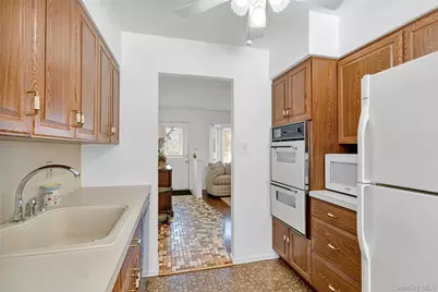 205 Villa Avenue, Deer Park, NY 11729 - Photo 7