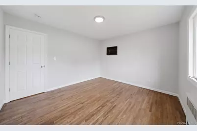 986 Cayuga Road, West Hempstead, NY 11552 - Photo 15