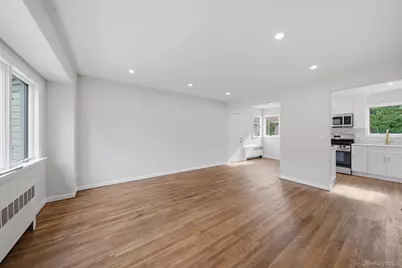 986 Cayuga Road, West Hempstead, NY 11552 - Photo 7