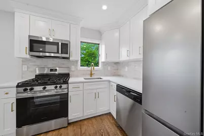 986 Cayuga Road, West Hempstead, NY 11552 - Photo 13