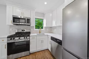 986 Cayuga Rd, West Hempstead, NY 11552 - Photo 13