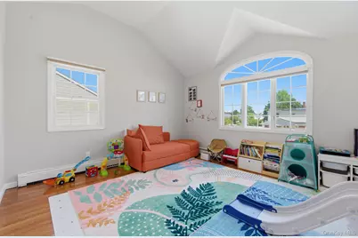 2454 Jefferson Street, East Meadow, NY 11554 - Photo 17