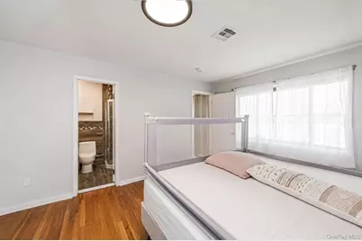 2454 Jefferson Street, East Meadow, NY 11554 - Photo 23