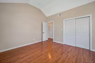 2454 Jefferson St, East Meadow, NY 11554 - Photo 15