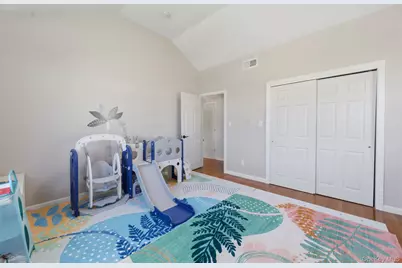 2454 Jefferson Street, East Meadow, NY 11554 - Photo 19