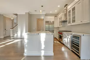 402 Grist Mill Cir, Roslyn, NY 11576 - Photo 13