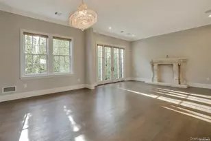 402 Grist Mill Cir, Roslyn, NY 11576 - Photo 9