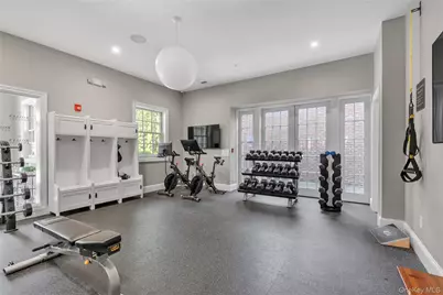 402 Grist Mill Circle, Roslyn, NY 11576 - Photo 25