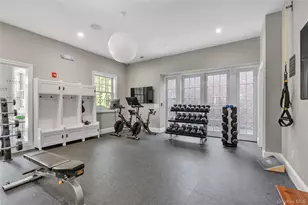 402 Grist Mill Cir, Roslyn, NY 11576 - Photo 25