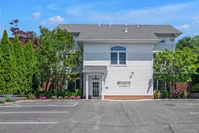 402 Grist Mill Circle, Roslyn, NY 11576 - Photo 23