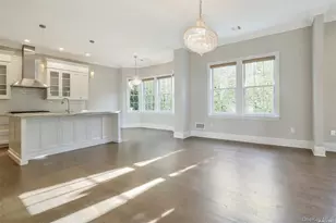 402 Grist Mill Cir, Roslyn, NY 11576 - Photo 3