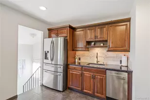 129 Sherman St, Brentwood, NY 11717 - Photo 9