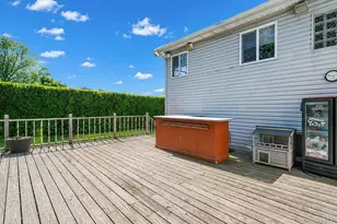129 Sherman St, Brentwood, NY 11717 - Photo 25