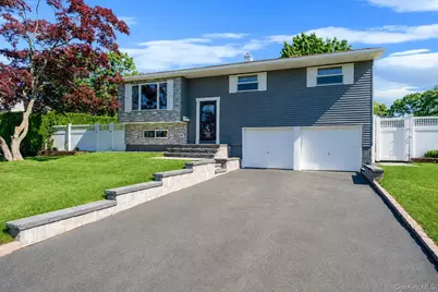 129 Sherman Street, Brentwood, NY 11717 - Photo 31