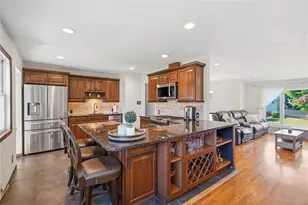 129 Sherman St, Brentwood, NY 11717 - Photo 7